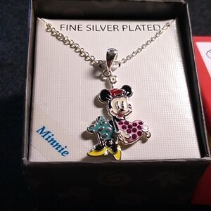 NWT Disney Mickey Mouse & Friends Minnie Mouse & Heart Pendant/Necklace